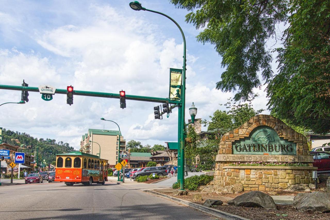 Moonlight Retreat Pigeon Forge